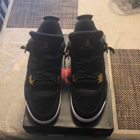 Jordan Royalty 4s - Picture 3 of 9